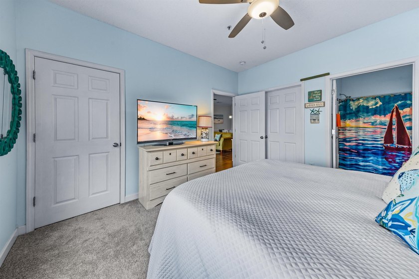 Impeccably maintained and beautifully upgraded 2-bedroom, 2-bath - photo 26