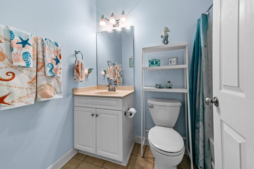 Impeccably maintained and beautifully upgraded 2-bedroom, 2-bath - photo 28