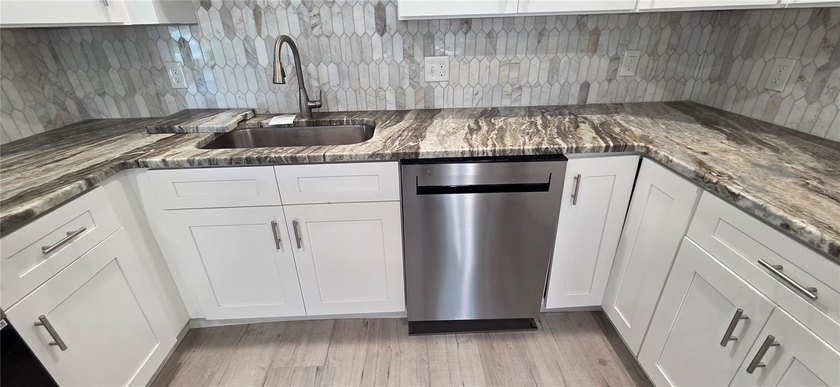 Under contract-accepting backup offers. MULTIPLE OFFERS RECEIVED - photo 9