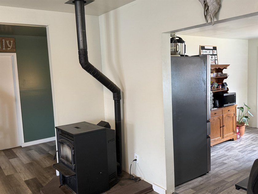 Welcome to 841 Cooper Avenue, a unique Crescent City property - photo 3