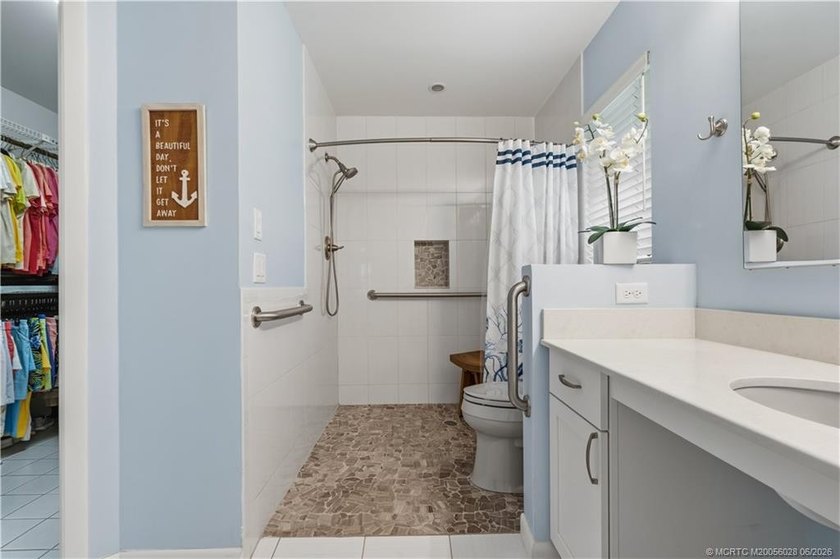 Rare waterfront opportunity in Seagate Harbor! Lovingly - photo 16