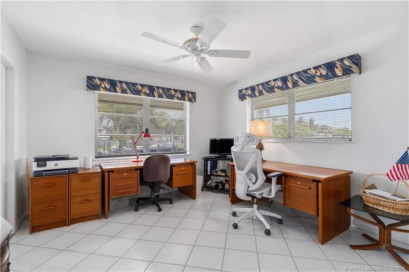 Rare waterfront opportunity in Seagate Harbor! Lovingly - photo 17