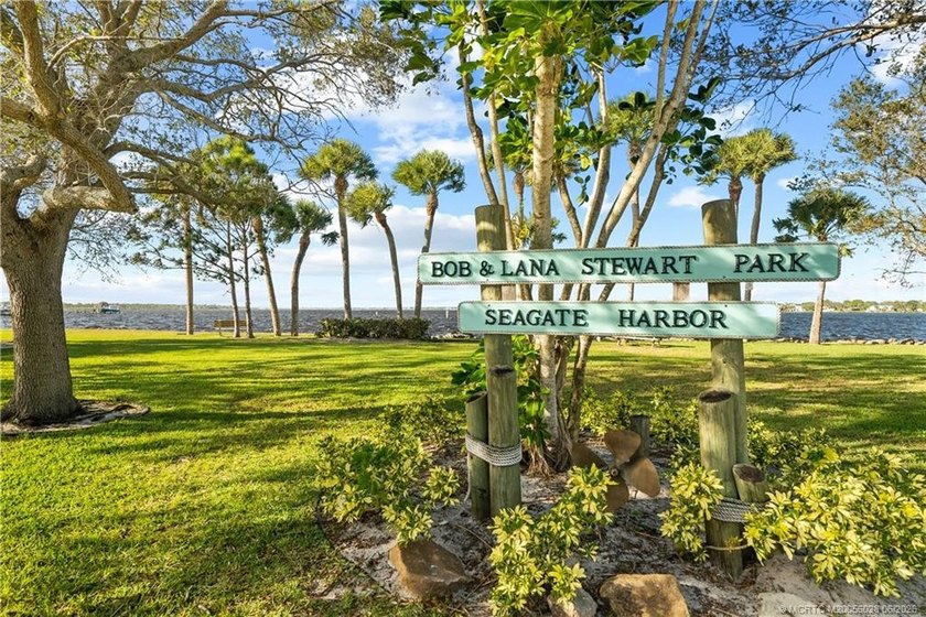 Rare waterfront opportunity in Seagate Harbor! Lovingly - photo 39