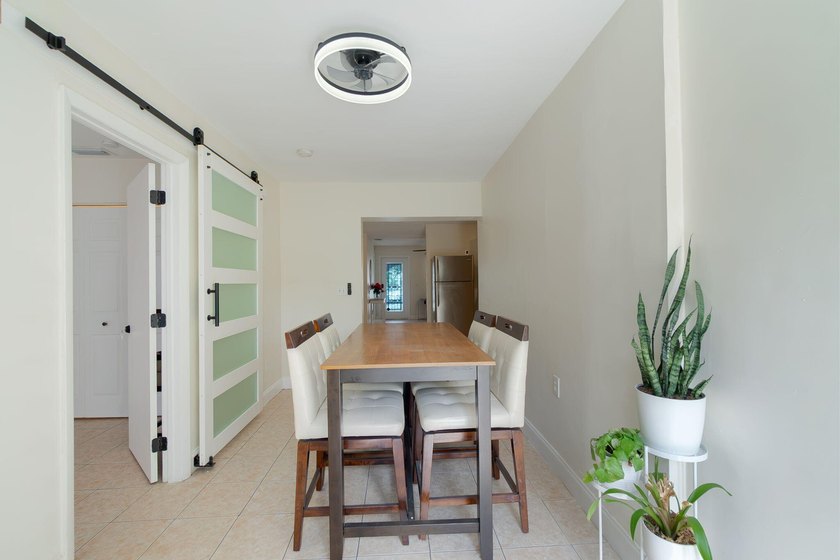 Centrally located in West Palm Beach, this spacious and - photo 16