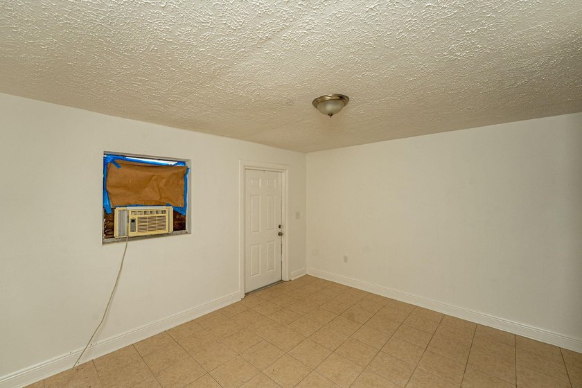 Fantastic income-producing duplex in the rapidly growing area of - photo 12