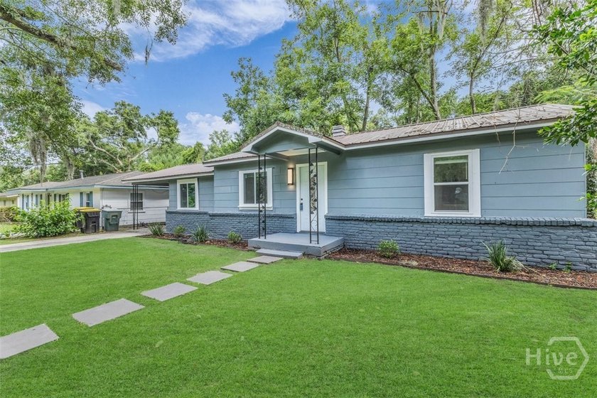 Welcome home to this stunning, fully renovated 2-bedroom, and - photo 5