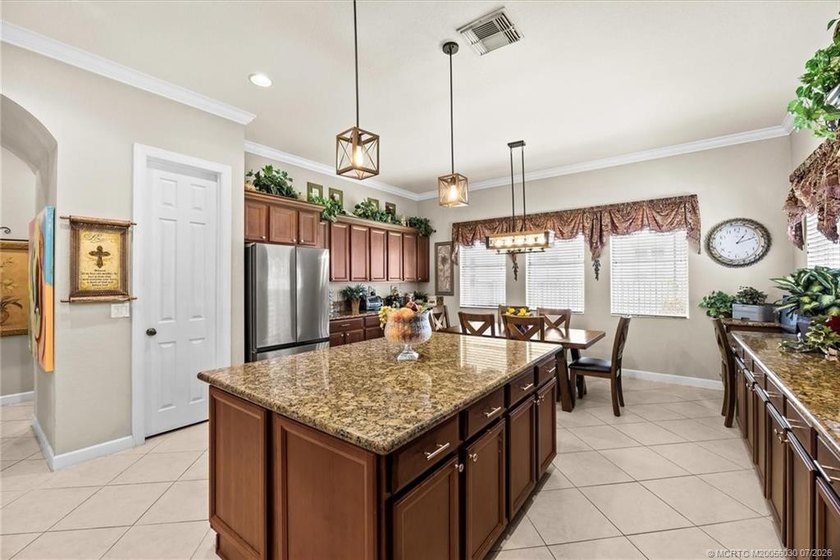 Rare opportunity in prestigious Highland Reserve! This - photo 17