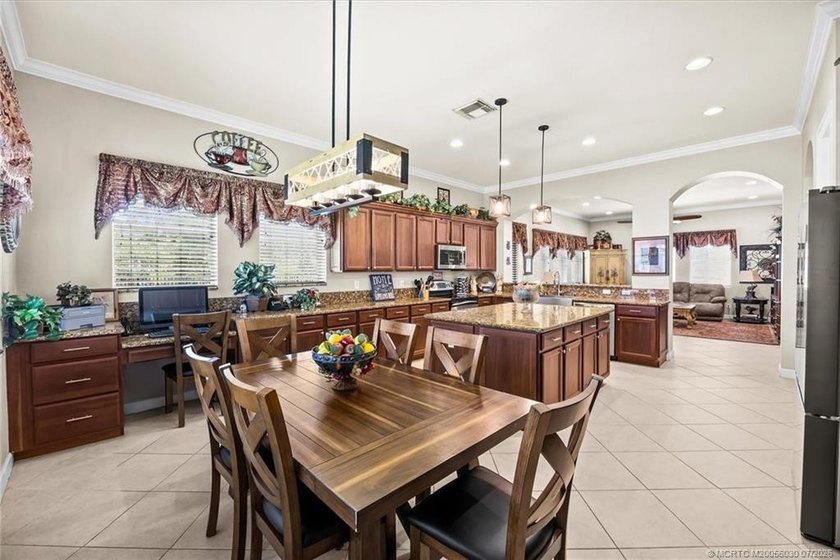 Rare opportunity in prestigious Highland Reserve! This - photo 18