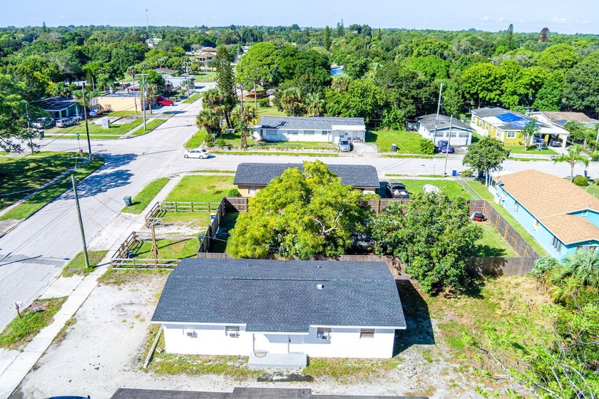 Fantastic income-producing duplex in the rapidly growing area of - photo 32