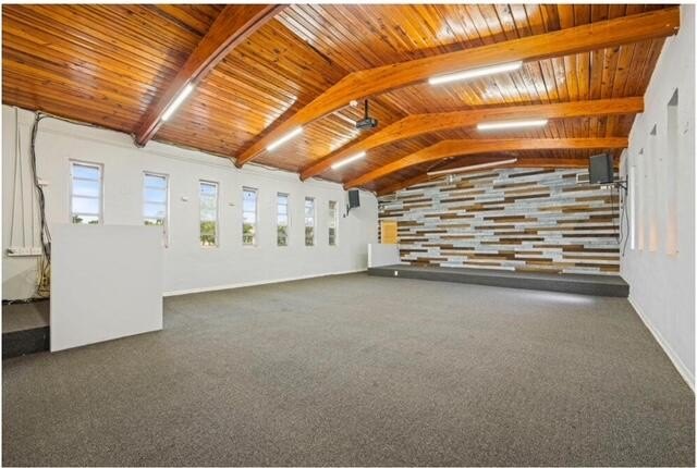 Versatile property with endless potential! Well maintained - photo 13