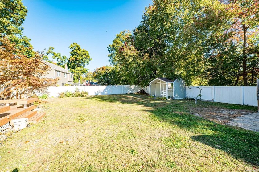 Welcome to 43 Hollins Ln., a charming Colonial home featuring a - photo 24