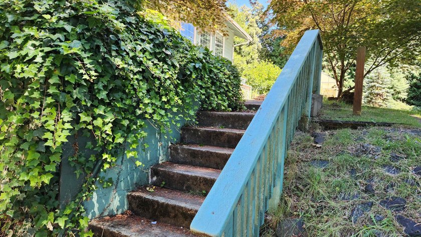 Private Hiouchi home near the Smith River and Redwoods. Escape - photo 3