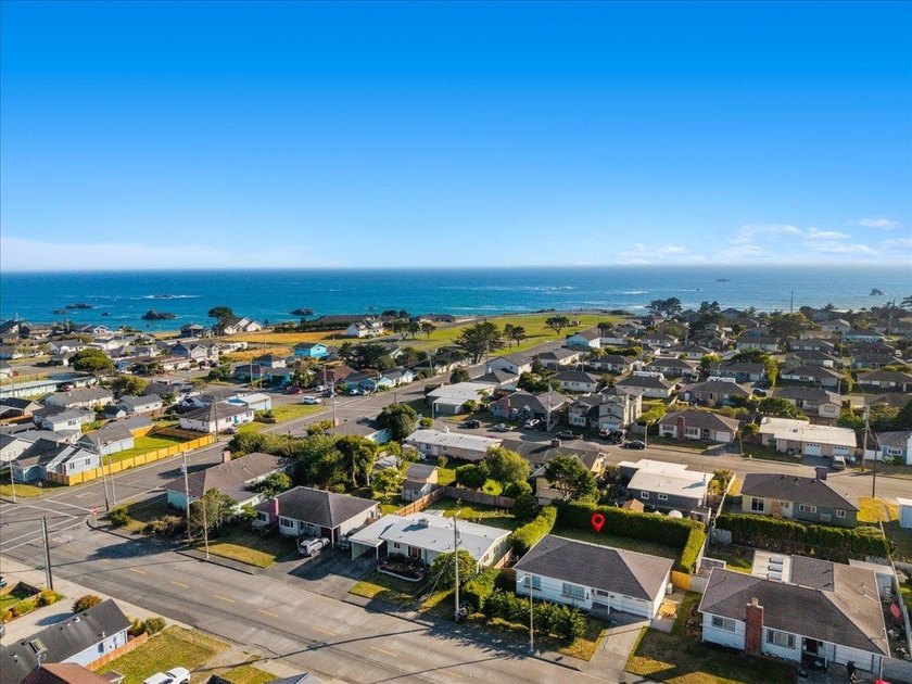 Coastal charm meets modern comfort in this beautifully renovated - photo 2