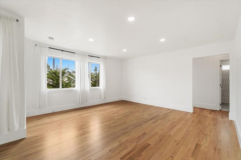 Coastal charm meets modern comfort in this beautifully renovated - photo 4