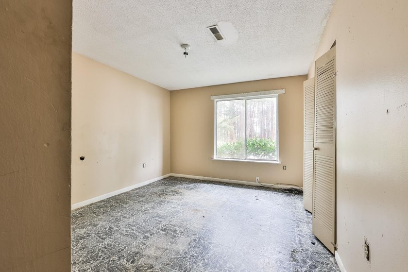 Opportunity awaits at 611 DeKalb Street in Georgetown! This - photo 14