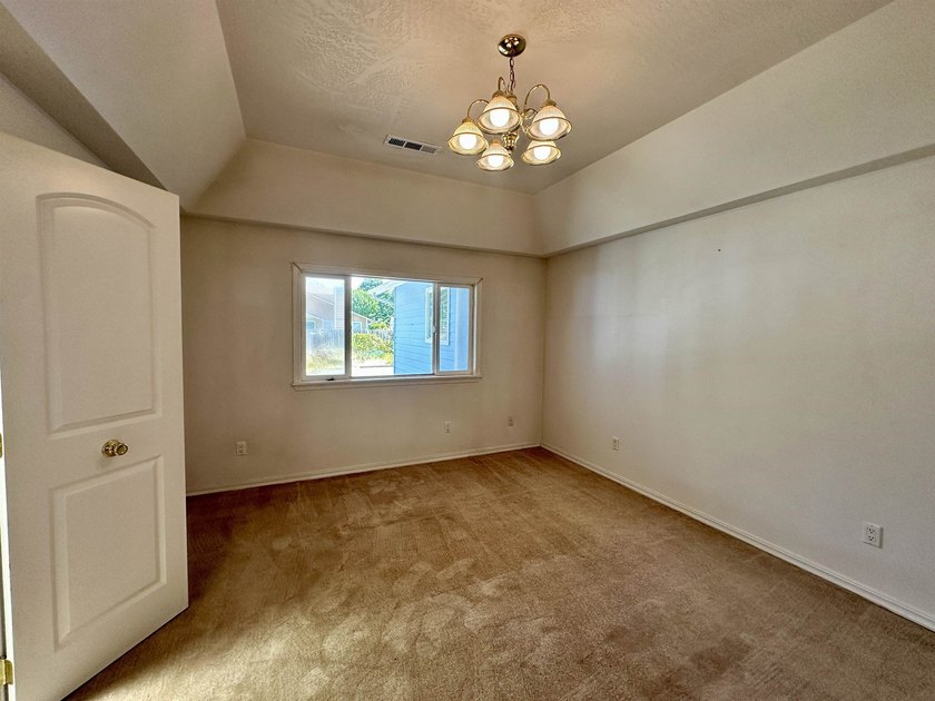 Welcome to 1860 Alexandria Way, a spacious 2,916-square-foot - photo 4
