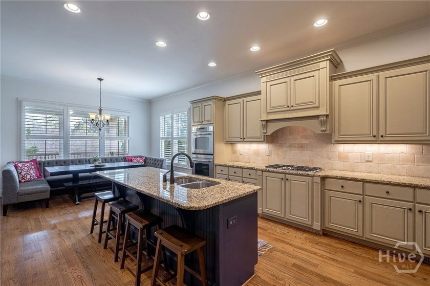Welcome to 1405 Evergreen Park, a beautifully appointed estate - photo 14