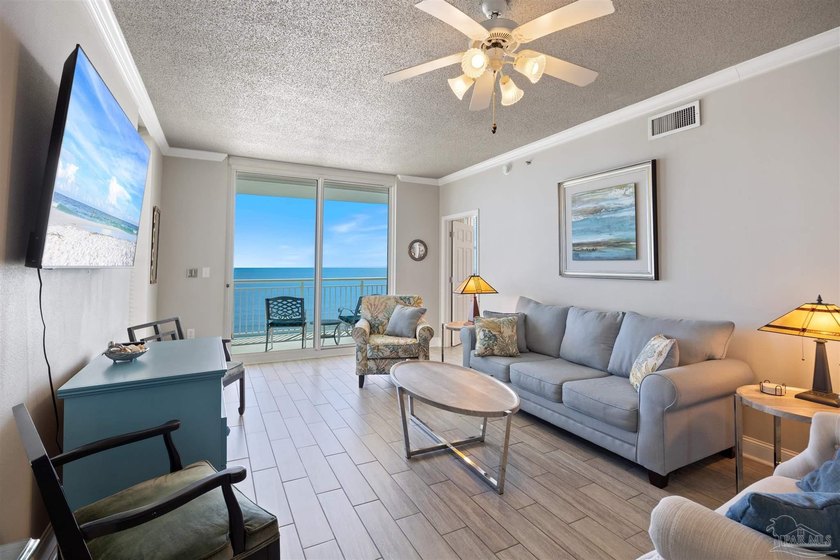 STUNNING Gulf Front Condominium with Breathtaking Views! Welcome - photo 4