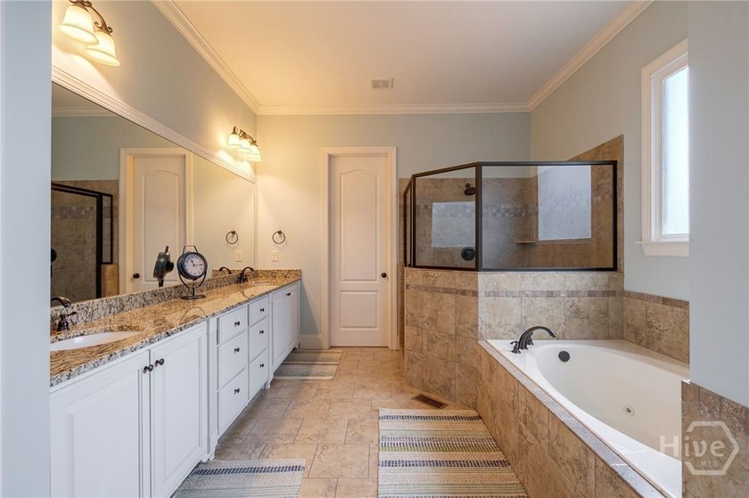 Welcome to 1405 Evergreen Park, a beautifully appointed estate - photo 36