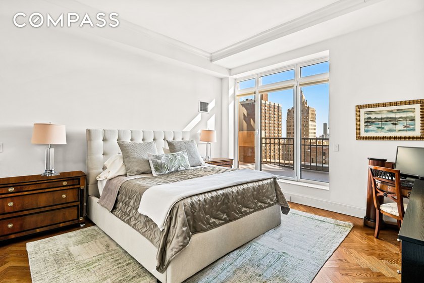 Rediscover a classic Penthouse 7A is a gracious, sun-washed - photo 4