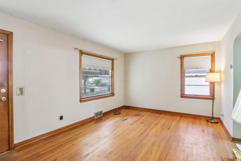 Welcome Home! A great move-in-ready starter home or investment - photo 11