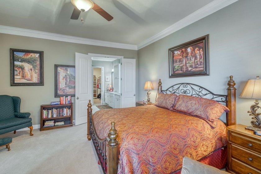 Discover this exceptional, single-level townhome featuring 3 - photo 12