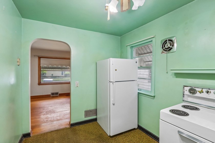 Welcome Home! A great move-in-ready starter home or investment - photo 14