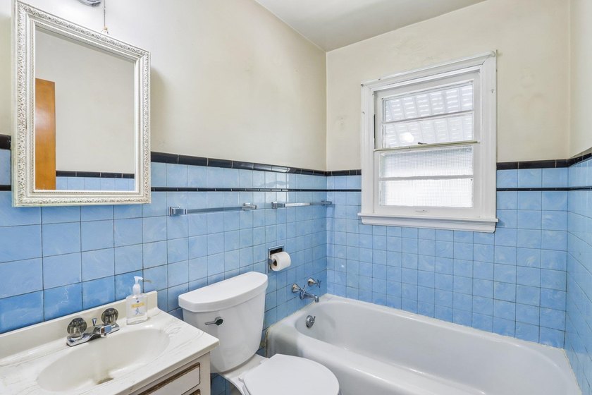 Welcome Home! A great move-in-ready starter home or investment - photo 15