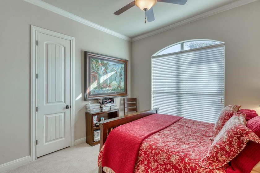 Discover this exceptional, single-level townhome featuring 3 - photo 20