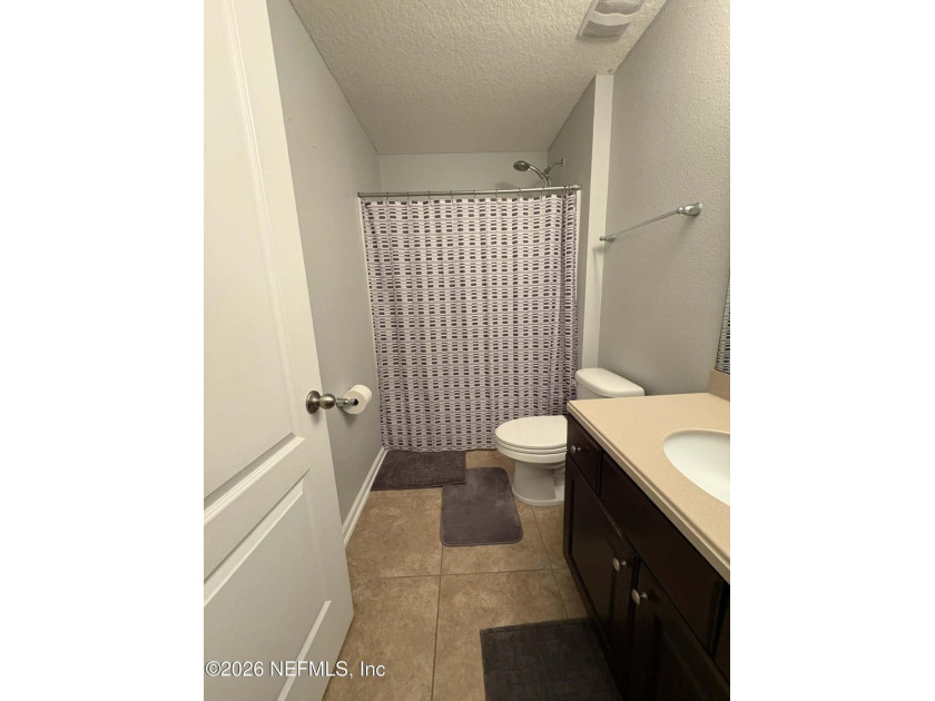 Motivated Seller!!! ***Fresh Exterior Paint*** Beautiful - photo 22