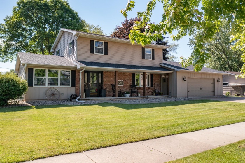 1845 WHITE SWAN Drive, Oshkosh, WI 54901, 2826092