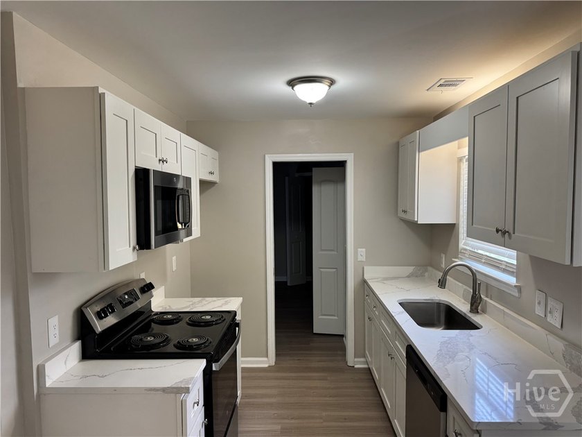 121 Laurelwood Ln - photo 3