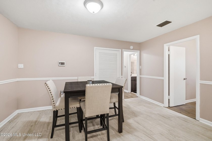 Welcome home to this beautifully updated 4-bedroom, 2-bath home - photo 13