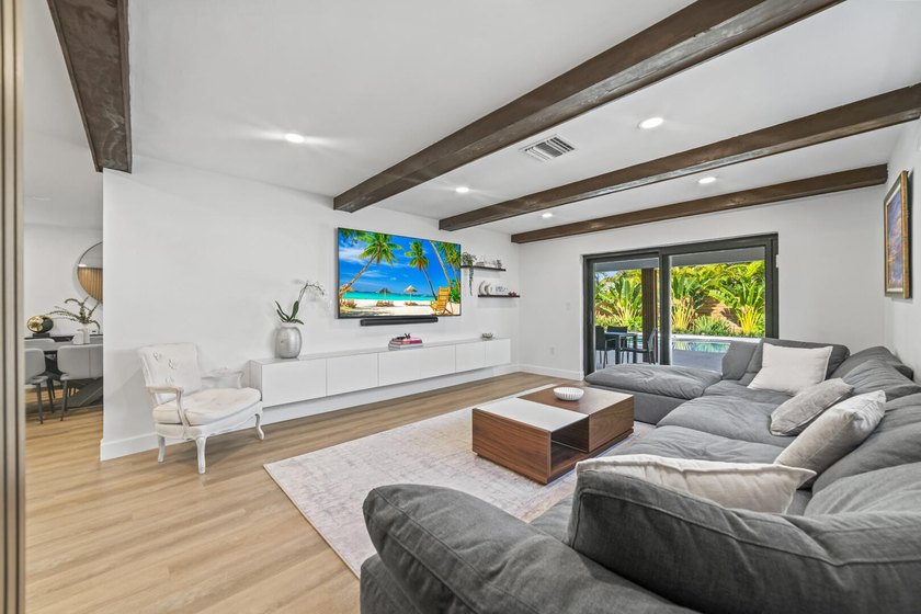 County Squire Estates Custom Gem, Fully Renovated and Move-In - photo 15