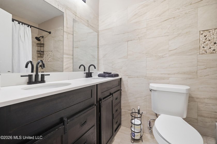 Welcome home to this beautifully updated 4-bedroom, 2-bath home - photo 18