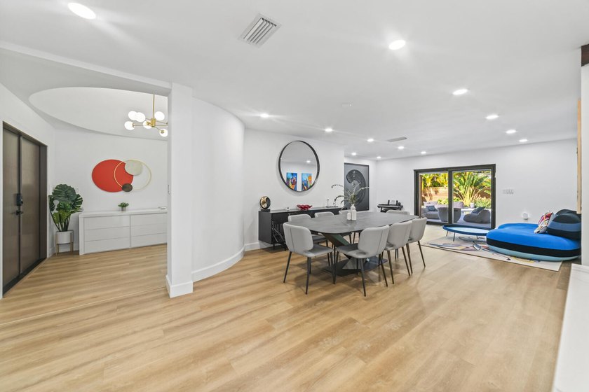 County Squire Estates Custom Gem, Fully Renovated and Move-In - photo 20