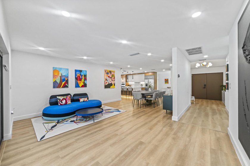 County Squire Estates Custom Gem, Fully Renovated and Move-In - photo 21