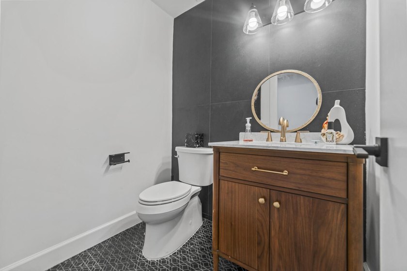 County Squire Estates Custom Gem, Fully Renovated and Move-In - photo 24