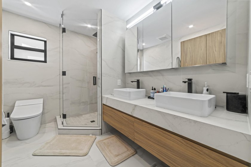 County Squire Estates Custom Gem, Fully Renovated and Move-In - photo 27