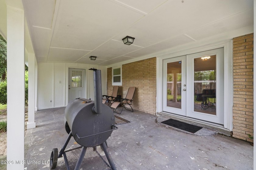Welcome home to this beautifully updated 4-bedroom, 2-bath home - photo 28