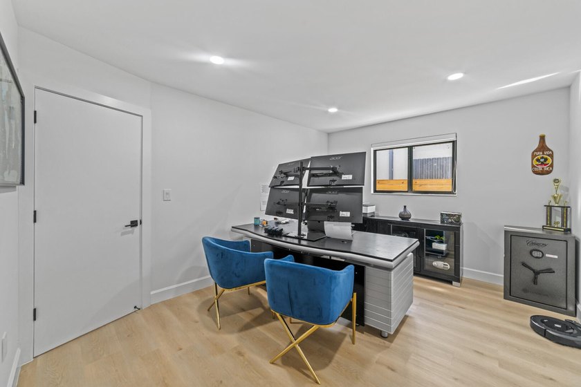 County Squire Estates Custom Gem, Fully Renovated and Move-In - photo 29