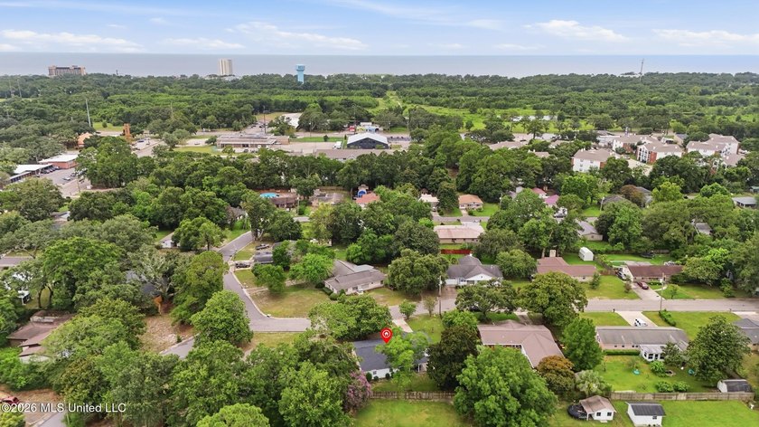 Welcome home to this beautifully updated 4-bedroom, 2-bath home - photo 37