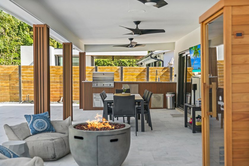 County Squire Estates Custom Gem, Fully Renovated and Move-In - photo 41