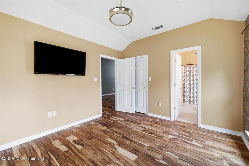 Welcome home to this well maintained 3-bedroom, 2-bathroom home - photo 24