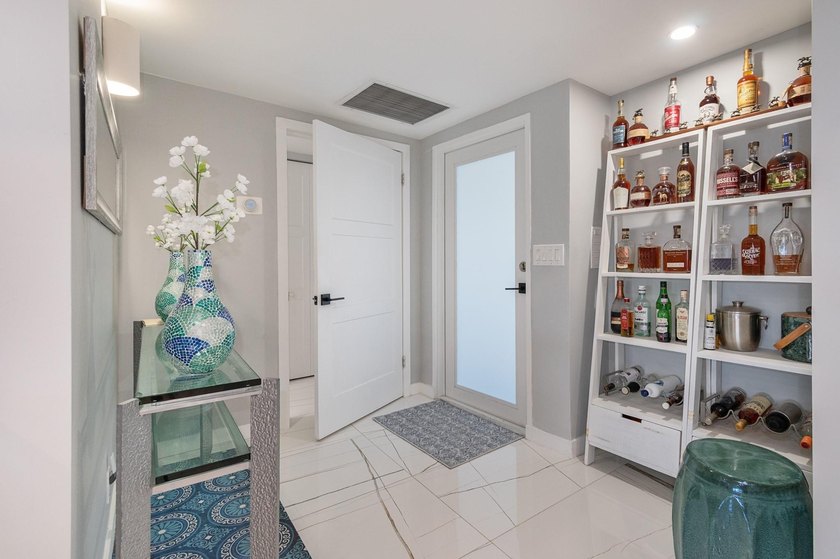 Owner offers a very competitive price. Outstanding 2/2 unit with - photo 25