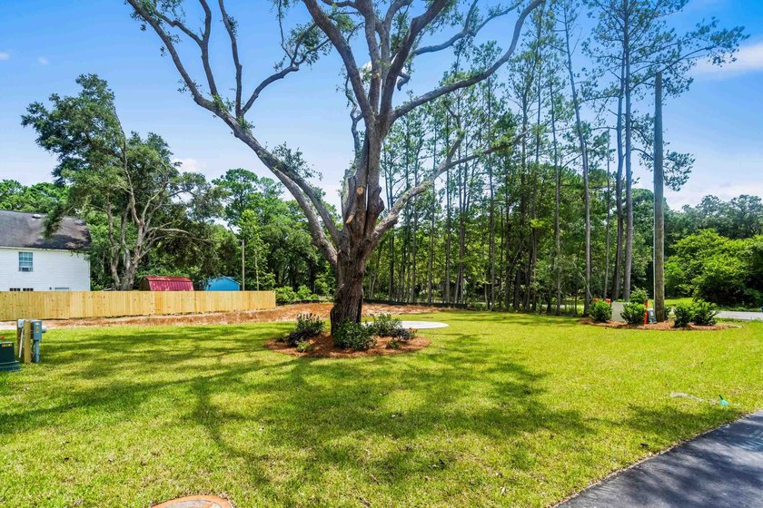 Introducing 19 Graybo Lane, a beautifully crafted new - photo 31