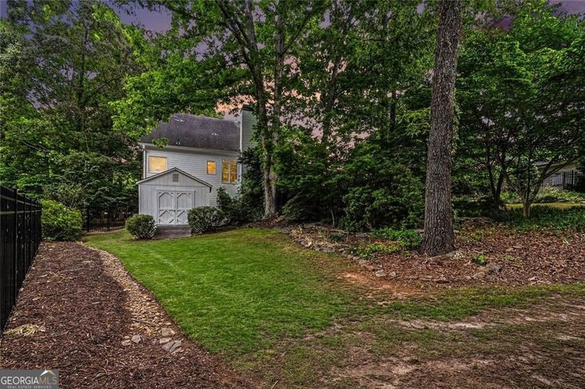 Seller to pay $5,000 toward Closing Cost. TRADITIONAL BRICK HOME - photo 6
