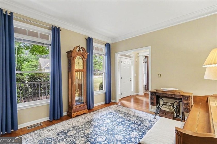 Seller to pay $5,000 toward Closing Cost. TRADITIONAL BRICK HOME - photo 8