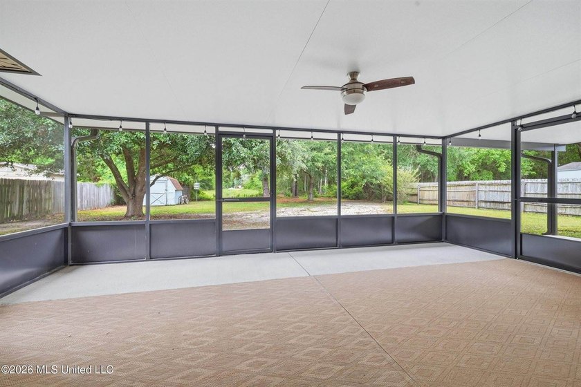 Welcome home to this well maintained 3-bedroom, 2-bathroom home - photo 39