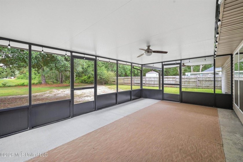 Welcome home to this well maintained 3-bedroom, 2-bathroom home - photo 40
